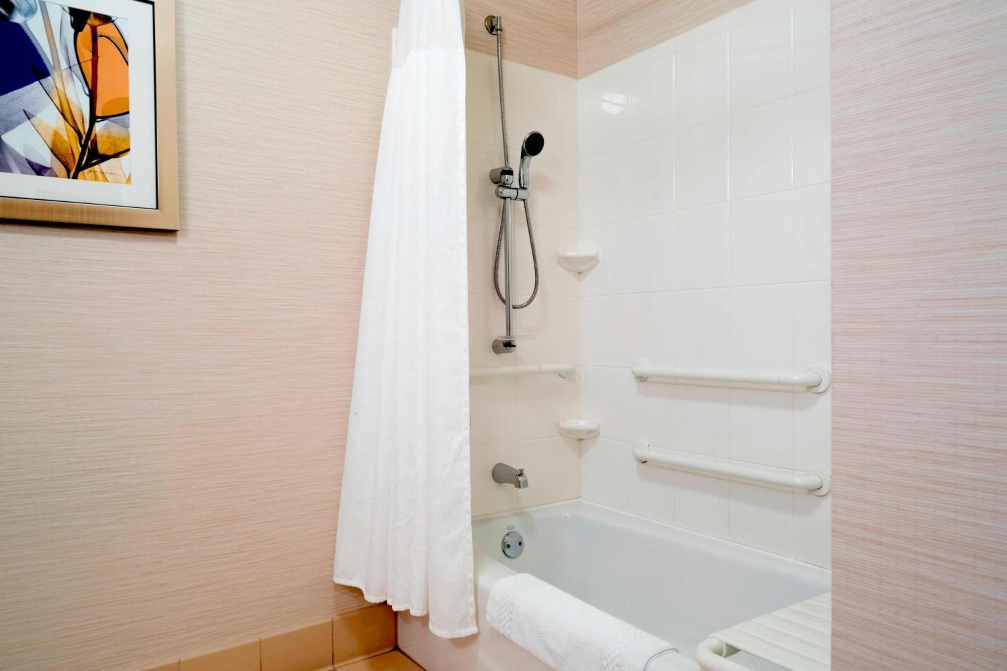 Fairfield Inn & Suites By Marriott State College Eksteriør billede