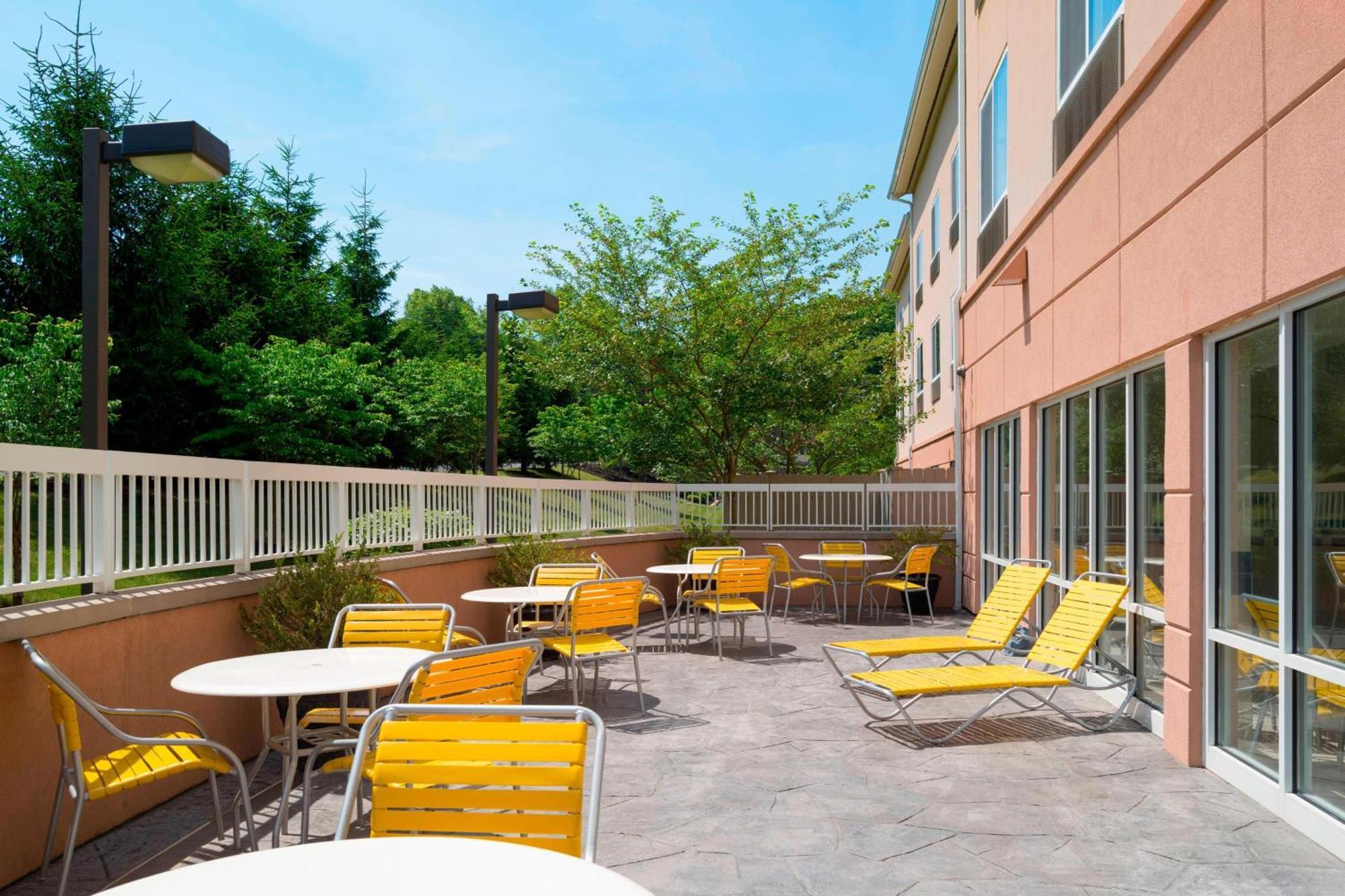Fairfield Inn & Suites By Marriott State College Eksteriør billede
