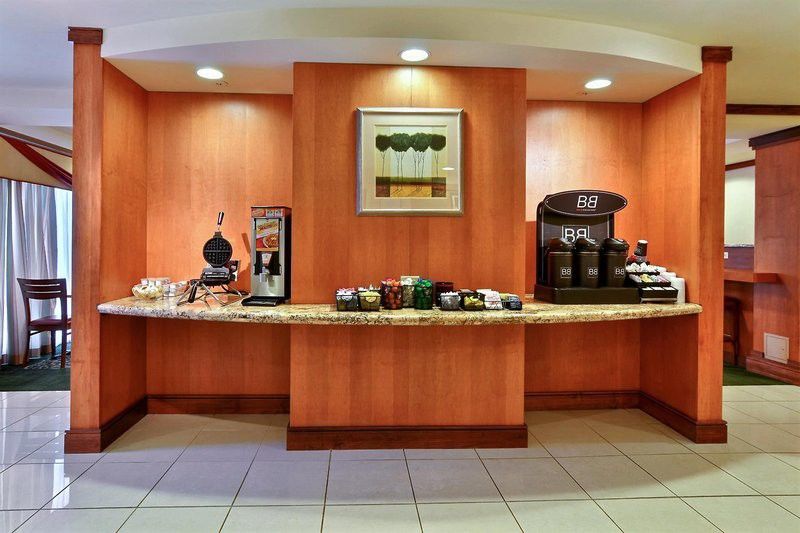 Fairfield Inn & Suites By Marriott State College Eksteriør billede