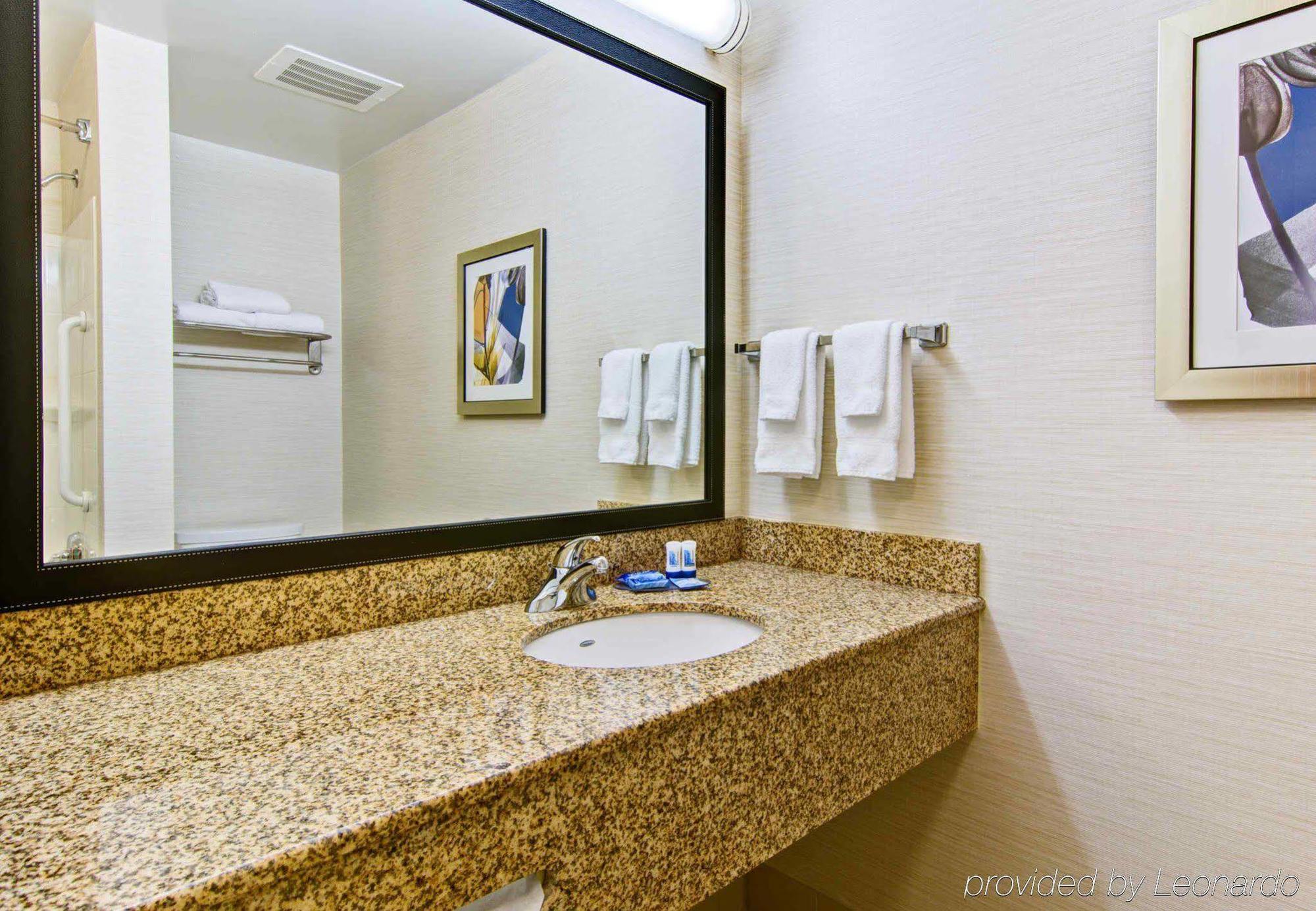 Fairfield Inn & Suites By Marriott State College Eksteriør billede