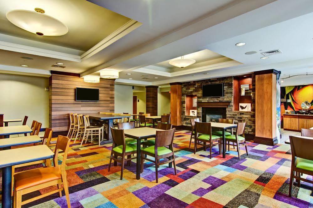 Fairfield Inn & Suites By Marriott State College Eksteriør billede